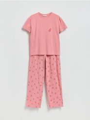 Dwuczęściowa piżama z nadrukiem - intenstywna czerwień. Czerwone piżamy damskie Reserved, bez wzorów, z bawełny, bez ramiączek. Za 79.99 zł.