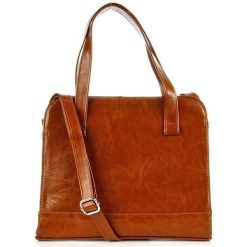 Torebka skórzana damska kuferek DAN-A T244 camel. Brązowe kuferki damskie DAN-A, ze skóry, bez dodatków. Za 329.99 zł.