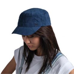 Czapka damska Buff Military z daszkiem. Niebieskie czapki z daszkiem damskie Buff, bez wzorów. Za 57.00 zł.