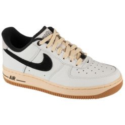 Buty sportowe Sneakersy damskie, Wmns Air Force 1 07. Białe obuwie sportowe casual damskie Nike, trekkingowe. Za 499.99 zł.