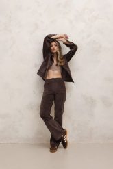 SPODNIE POPPY CZEKOLADOWE M - Flawless. Brązowe spodnie materiałowe damskie Flawless, bez wzorów, z bawełny. Za 357.00 zł.