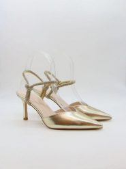 Bellucci Czółenka w kolorze złotym z paskiem rozmiar: 40. Żółte czółenka damskie Bellucci, bez wzorów, bez obcasa, na szpilce. Za 122.96 zł.