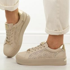 Beżowe skórzane sneakersy damskie na platformie Filippo Dp7668/26. Brązowe obuwie sportowe damskie Filippo, na jesień, z dzianiny, bez zapięcia. Za 239.00 zł.