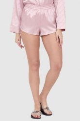 JUICY COUTURE Różowe satynowe szorty piżamowe w logo. Czerwone piżamy damskie Juicy Couture, bez wzorów, z satyny, bez ramiączek. W wyprzedaży za 129.99 zł.