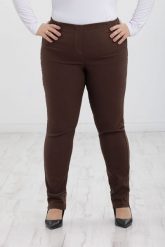 Brązowe spodnie Nilda z prostą nogawką wysoki stan PLUS SIZE XXL. Brązowe spodnie materiałowe damskie Nasi partnerzy, bez wzorów, z elastanu, krótkie. Za 159.90 zł.