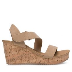 Sandały Clara Barson. Brązowe sandały damskie Clara Barson, bez wzorów, bez obcasa, na koturnie, bez zapięcia. Za 83.99 zł.