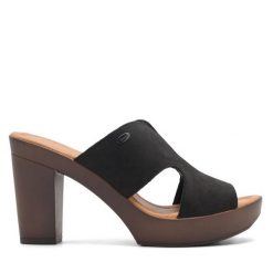 Klapki Lasocki. Czarne klapki damskie Lasocki, bez wzorów, bez obcasa, bez zapięcia. Za 199.99 zł.