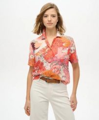 Superdry Koszula Beach Resort z wiskozy – Kam Coral. Brązowe koszule damskie Superdry, bez wzorów, z materiału, klasyczne, bez kołnierzyka, bez ramiączek. Za 224.65 zł.