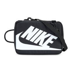 Torba treningowa pudełkowa Nike Small. Czarne torby sportowe Nike, bez wzorów. Za 159.99 zł.