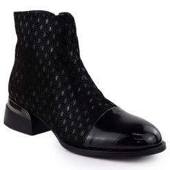 Skórzane botki damskie czarne D&A S.Barski Premium Collection JC52-862. Czarne botki damskie S.BARSKI, ze skóry, eleganckie, bez obcasa, bez zapięcia. Za 299.99 zł.