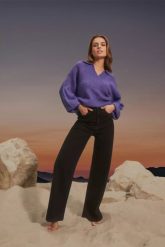 Jeansy wide leg z wysokim stanem. Jeansy damskie MOODO, z podwyższonym stanem. W wyprzedaży za 59.99 zł.