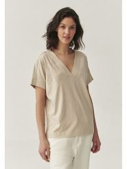 TATUUM Bluzka "Celia" w kolorze beżowym rozmiar: XL. Brązowe bluzki damskie TATUUM, xl, bez wzorów, bez kołnierzyka, bez ramiączek. Za 127.35 zł.