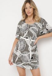 Szara Elastyczna Bluzka z Krótkim Rękawem z Oryginalnym Nadrukiem i Klamrą Dordria. Szare bluzki damskie Born2be, l, bez wzorów, bez kołnierzyka, bez ramiączek. Za 44.99 zł.