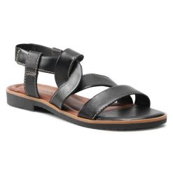 Sandały Lasocki. Czarne sandały damskie Lasocki, bez wzorów, bez obcasa, na płaskiej podeszwie, bez zapięcia. Za 62.99 zł.