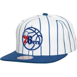 Czapka Mitchell & Ness Retro Brooklyn NY biała/niebieska. Niebieskie czapki damskie Mitchell & Ness, bez wzorów, z bawełny. Za 172.99 zł.