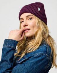DAMSKA CZAPKA WRANGLER RIB BEANIE ITALIAN PLUM 112372398. Czapki damskie Wrangler, bez wzorów. Za 89.99 zł.