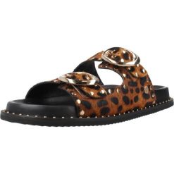 Sandały CARMELA 163056C Nadruk zwierzęcy. Czarne sandały damskie Carmela, bez wzorów, ze skóry, bez obcasa, bez zapięcia. Za 318.99 zł.