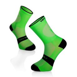 Skarpety rowerowe SKARPETKI ROWEROWE LEKKIE Fluo Green. Zielone skarpetki damskie TRY TO FLY, bez wzorów, z elastanu. Za 57.48 zł.