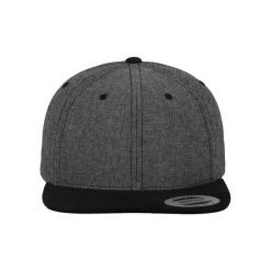 Czapka typu snapback Flexfit Chambray-Suede. Czarne czapki z daszkiem damskie FLEXFIT, bez wzorów, ze skóry. Za 101.30 zł.