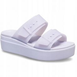 Sandały dla Kobiet Crocs Brooklyn Buckle Frosted Low Wedge. Brązowe sandały damskie Crocs, bez wzorów, z materiału, bez obcasa, na platformie, bez zapięcia. Za 231.99 zł.