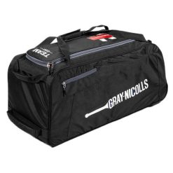 Torba sportowa Gray-Nicolls Team 250. Czarne torby sportowe GRAY-NICOLLS, bez wzorów, z materiału, duże. Za 406.50 zł.