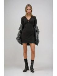 Weekday Sukienka w kolorze czarnym rozmiar: M. Czarne sukienki damskie Weekday, bez wzorów, bez ramiączek. Za 43.78 zł.