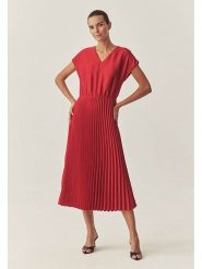TATUUM Sukienka "Teli" w kolorze czerwonym rozmiar: 40. Czerwone sukienki damskie TATUUM, bez wzorów, bez ramiączek. Za 227.85 zł.