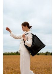 Christian Laurier Skórzana torebka "Agathe" w kolorze czarnym - 32,5 x 32 x 10 cm rozmiar: onesize. Czarne torebki klasyczne damskie Christian Laurier, z materiału, bez dodatków. Za 340.99 zł.