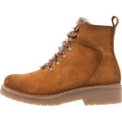 Vitti Love Buty trekkingowe setter/castano. Brązowe obuwie trekkingowe damskie Vitti Love, z materiału. W wyprzedaży za 279.50 zł.