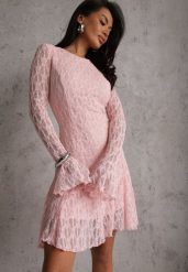 Różowa Sukienka z Koronki Ozdobiona Rozkloszowanymi Rękawami Cinalata. Czerwone sukienki damskie Renee, bez wzorów, z koronki, eleganckie, bez ramiączek. Za 179.99 zł.