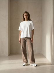 Jeansy wide leg comfort mid waist - brązowy. Brązowe jeansy damskie Sinsay. Za 69.99 zł.