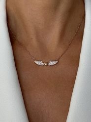 DI GIORGIO Pozłacany naszyjnik z cyrkoniami - dł. 45 cm rozmiar: onesize. Czerwone naszyjniki damskie DI GIORGIO, z cyrkonią, pozłacane. Za 150.45 zł.