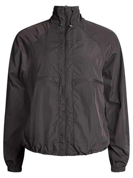 Rethinkit Kurtka przeciwwiatrowa "Kimi" w kolorze czarnym rozmiar: M. Czarne kurtki sportowe damskie Rethinkit, m, bez wzorów, z poliamidu, bez kaptura. Za 161.73 zł.