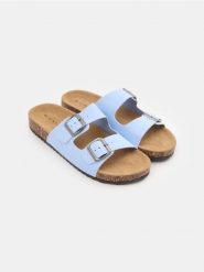 Klapki ze skórzaną wkładką - błękitny. Niebieskie klapki damskie Sinsay, bez wzorów, bez obcasa, bez zapięcia. Za 39.99 zł.