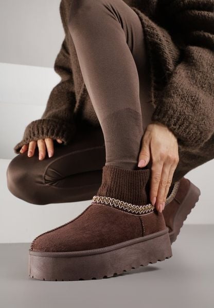 Brązowe Śniegowce VICES na Grubej Podeszwie z Haftem i Skarpetkową Cholewką Enantia. Brązowe śniegowce damskie Born2be, z jeansu. Za 74.99 zł.