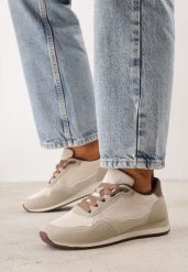 Beżowe Sneakersy Casualowe z Imitacji Zamszu z Podeszwą z Bieżnikiem Alevtina. Brązowe obuwie sportowe casual damskie Born2be, z dzianiny, bez zapięcia. Za 119.99 zł.