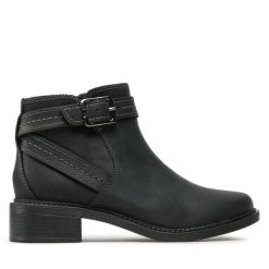 Botki Clarks. Czarne botki damskie Clarks, bez obcasa, na płaskiej podeszwie, bez zapięcia. Za 313.99 zł.