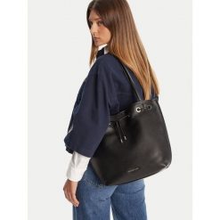 Torebka MICHAEL Michael Kors. Czarne torebki klasyczne damskie MICHAEL Michael Kors, bez dodatków. Za 1,579.00 zł.
