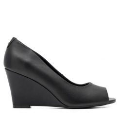 Półbuty Lasocki. Czarne czółenka damskie Lasocki, bez wzorów, bez obcasa, na koturnie, bez zapięcia. Za 229.99 zł.