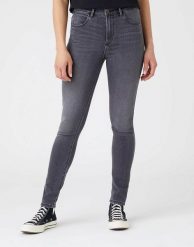 WRANGLER HIGH RISE SKINNY DAMSKIE SPODNIE JEANSOWE SOFT SMOKE W27HZJ29U 112144779. Rurki damskie Wrangler, bez wzorów, z jeansu. Za 209.99 zł.