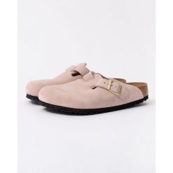 Klapki damskie Birkenstock Boston Vl. Czerwone klapki damskie Birkenstock, bez wzorów, z materiału, bez obcasa, bez zapięcia. Za 650.05 zł.
