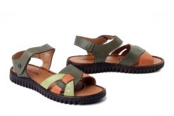 MANITU 910269-07 grun, sandały damskie. Zielone sandały damskie Manitu, bez wzorów, ze skóry, bez obcasa, bez zapięcia. Za 229.42 zł.