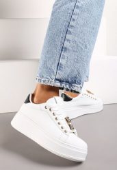Biało-Czarne Sneakersy na Platformie z Odpinanymi Zawieszkami Przy Sznurówkach Harhi. Białe obuwie sportowe damskie Born2be, z bawełny, bez zapięcia. Za 99.99 zł.