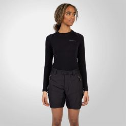 Szorty damskie z podkoszulkiem Endura Hummvee. Czarne spodenki sportowe damskie ENDURA, na lato, s, bez wzorów, z materiału, rowerowe. Za 289.99 zł.