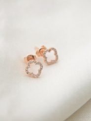 Lodie Silver Srebrne kolczyki-wkrętki z cyrkoniami rozmiar: onesize. Szare kolczyki damskie Lodie Silver, z cyrkonią, srebrne. Za 46.45 zł.