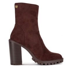 Botki Nine West. Brązowe botki damskie Nine West, bez obcasa, na słupku, bez zapięcia. Za 279.99 zł.