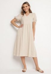 Jasnobeżowa Bawełniana Sukienka Boho o Rozkloszowanym Kroju Zdobiona Haftem Lannivra. Brązowe sukienki damskie Born2be, z aplikacjami, z bawełny, boho, bez ramiączek. Za 169.99 zł.