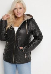Czarna Kurtka Pikowana z Odpinanym Kapturem Marinos. Czarne kurtki damskie Born2be, plus size, bez wzorów. Za 159.99 zł.