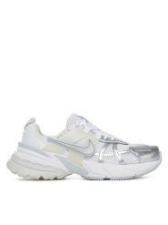 Nike Sneakersy V2k Run FD0736 104 Biały. Białe obuwie sportowe damskie Nike, z materiału, bez zapięcia. W wyprzedaży za 549.99 zł.