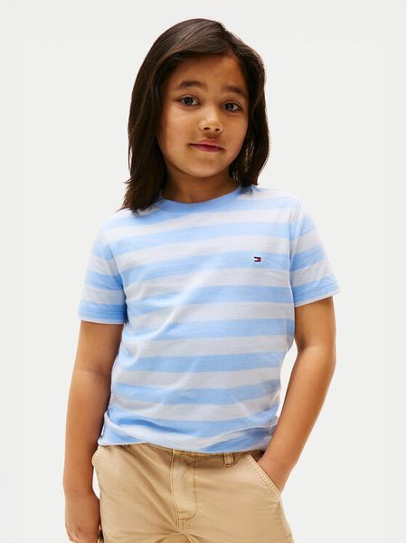 Tommy Hilfiger T-Shirt Essential KB0KB06879 S Błękitny Regular Fit. Niebieskie t-shirty i koszulki chłopięce Tommy Hilfiger, bez wzorów, z bawełny, bez kołnierzyka, bez ramiączek. Za 59.99 zł.